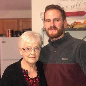 Meet your Posher, Levi